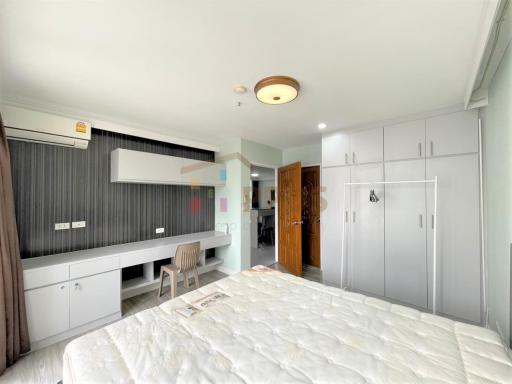 Condo 2 bedrooms for rent or sale, newly renovated, corner unit, with a view of the GMM building.