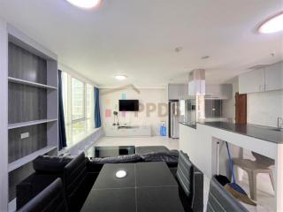 Condo 2 bedrooms for rent or sale, newly renovated, corner unit, with a view of the GMM building.