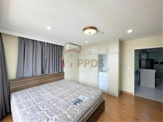 Condo 2 bedrooms for rent or sale, newly renovated, corner unit, with a view of the GMM building.