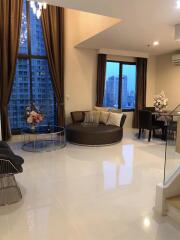 For Rent 1 Bed 2 Bath Duplex Condo Villa Asoke 200m from MRT Phetchaburi