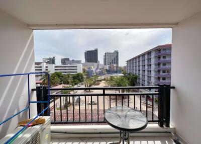 Studio Condo in Avenue Residence Central Pattaya C010886