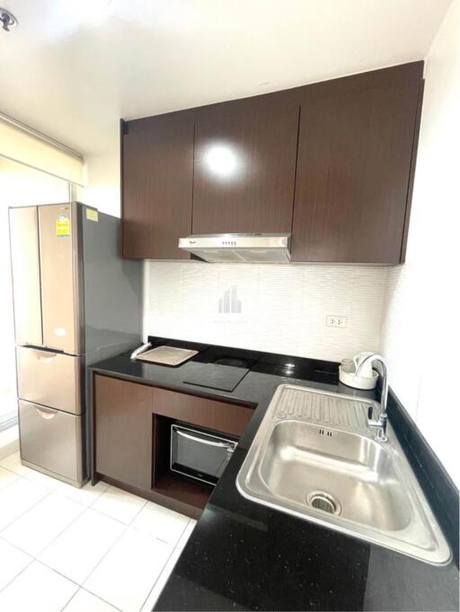 For Rent Spacious 2 Bed Condo Life @ Sukhumvit 65 only 200m from BTS Phra Khanong