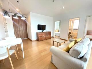 For Rent Spacious 2 Bed Condo Life @ Sukhumvit 65 only 200m from BTS Phra Khanong