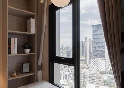 Studio Condo at Life One Wireless near BTS Phloen Chit