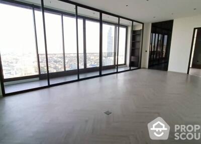 3-BR Condo at Chapter Charoennakhorn - Riverside near BTS Krung Thon Buri