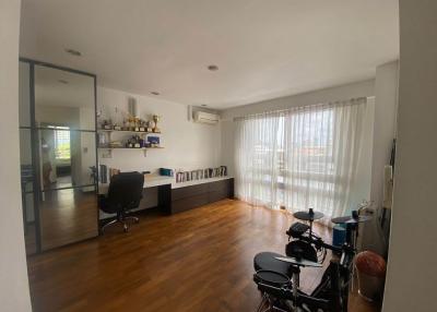 For RENT : The Peak Sukhumvit 15 / 3 Bedroom / 3 Bathrooms / 225 sqm / 100000 THB [10896529]