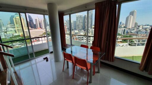 Lovely Place for Rent - 2 beds  - 165.00 sqm - 50000 THB
