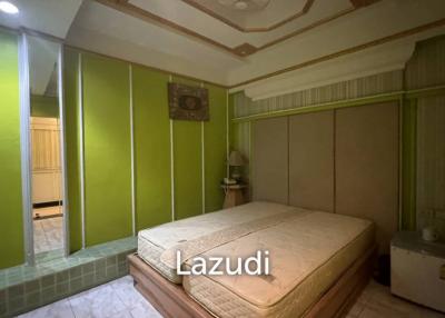 500 SQ.M Centrally Located Hotel - Guesthouse