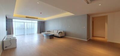 4 Bedrooms 4 Bathrooms Size 300sqm. La Cascade for Rent 150,000 THB