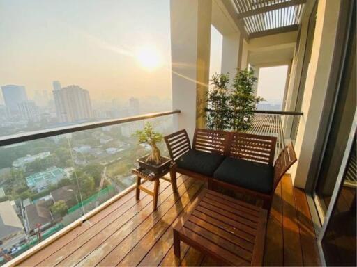 2 Bedrooms 1 Bathroom Size 122sqm. The Sukhothai Residences for Sale 43mTHB