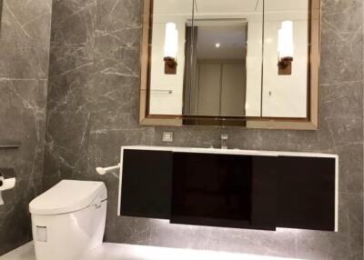 1 Bedroom 1 Bathroom Size 87sqm Sindhorn Tonson for Rent 100,000THB