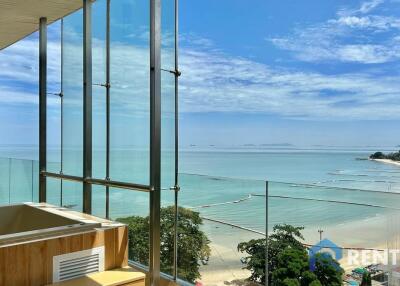 luxury beachfront condo in wongamat beach