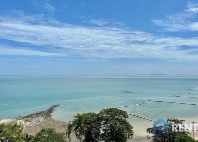 luxury beachfront condo in wongamat beach