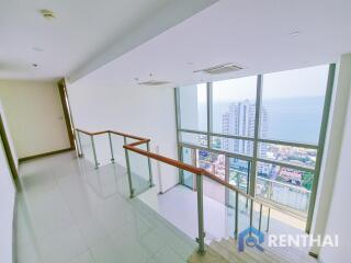 Special unit on top floor of the riviera jomtien