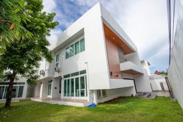 Luxury 4-Bedroom Villa for Rent: The Pinnacle, Chiang Mai, 600 Sqm