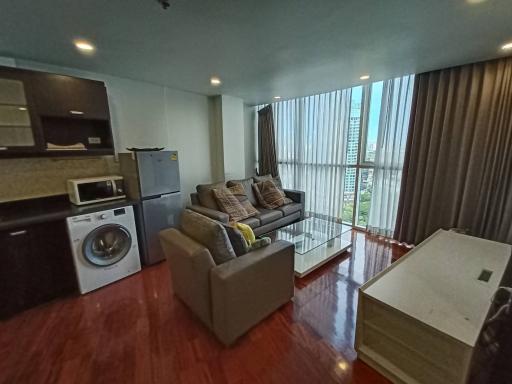 For RENT : Urbana Langsuan / 2 Bedroom / 2 Bathrooms / 90 sqm / 45000 THB [R11856]