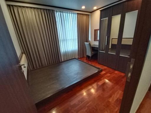 For RENT : Urbana Langsuan / 2 Bedroom / 2 Bathrooms / 90 sqm / 45000 THB [R11856]