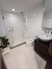 For RENT : Urbana Langsuan / 2 Bedroom / 2 Bathrooms / 90 sqm / 45000 THB [R11856]