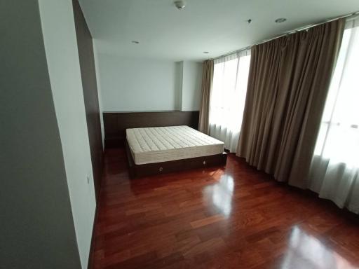 For RENT : Urbana Langsuan / 2 Bedroom / 2 Bathrooms / 129 sqm / 60000 THB [10904223]