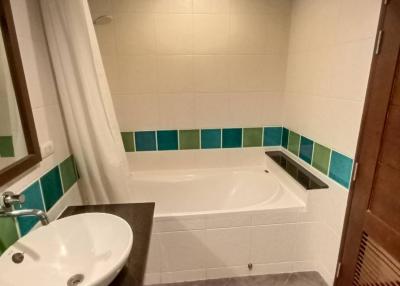 For RENT : Urbana Langsuan / 2 Bedroom / 2 Bathrooms / 129 sqm / 60000 THB [10904223]