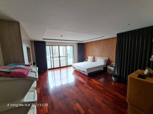 For RENT : Regent on the Park 1 / 3 Bedroom / 3 Bathrooms / 250 sqm / 70000 THB [10907898]