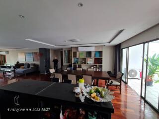 For RENT : Regent on the Park 1 / 3 Bedroom / 3 Bathrooms / 250 sqm / 70000 THB [10907898]