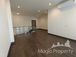 4 Bedrooms Single House For Sale in Sukhumvit 65, Watthana, Bangkok