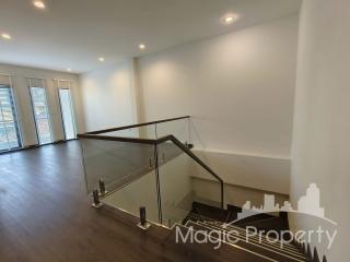 4 Bedrooms Single House For Sale in Sukhumvit 65, Watthana, Bangkok