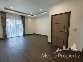 4 Bedrooms Single House For Sale in Sukhumvit 65, Watthana, Bangkok