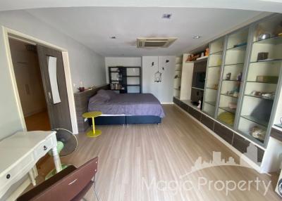 Townhouse for Rent in Soi Sukhumvit 26, Khlong Tan, Khlong Toei, Bangkok