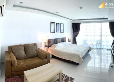 Studio Bed 1 Bath in Wong Amat ABPC0729