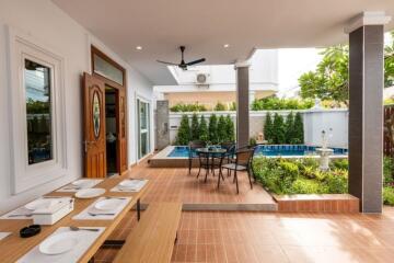 New renovated pool villa in towN Pattaya