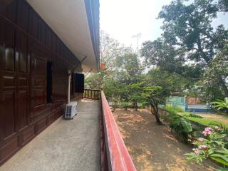 House for investment Large land 1.67 Rai located on Bangsalay