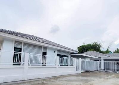 Houses with furniture Ready to move in Soi Thetsaban, Huay Yai, Pattaya