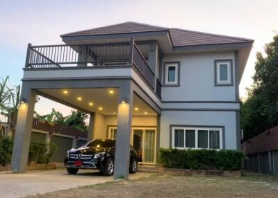 2 storey detached house for sale 5 bedrooms 5 bathrooms Huay Yai Bang Lamung. Sale ​​6.8 million baht.