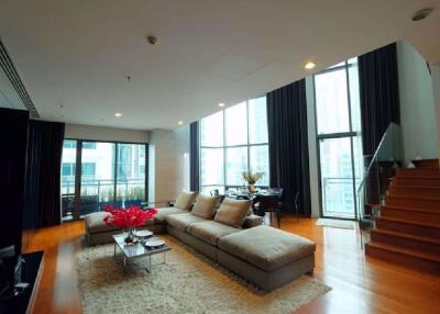 3 bed Duplex in Bright Sukhumvit 24 Khlongtan Sub District D020210