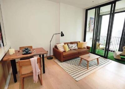 1 bed Condo in BEATNIQ Sukhumvit 32 Khlongtan Sub District C020182