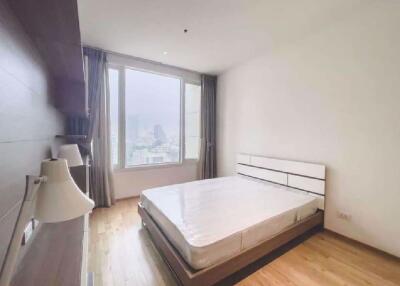 2 bed Condo in The Empire Place Yan Nawa Sub District C020174