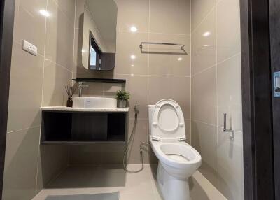 1 bed Condo in XT Huaykwang Din Daeng District C020152