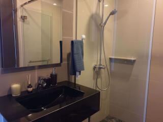 1 bed Condo in Edge Sukhumvit 23 Khlong Toei Nuea Sub District C020138