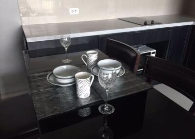 2 bed Condo in Rhythm Sukhumvit 44 Phra Khanong Sub District C020130