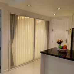 2 bed Condo in Le Nice Ekamai Phrakhanongnuea Sub District C020128