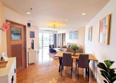 3 bed Condo in River Heaven Wat Phraya Krai Sub District C020112