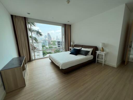 2 bed Condo in Fullerton Sukhumvit Khlongtoei Sub District C020097