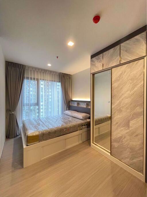 Studio bed Condo in Life Asok Hype Ratchathewi District C020087