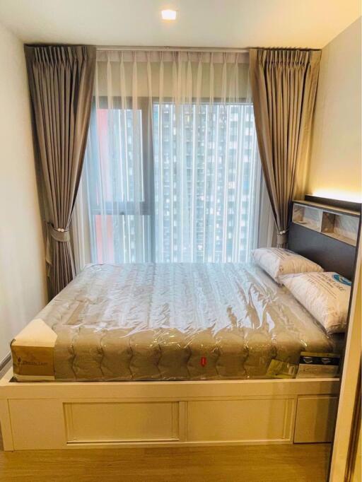 Studio bed Condo in Life Asok Hype Ratchathewi District C020087