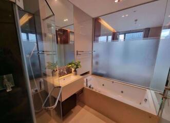 1 bed Condo in The Address Sukhumvit 28 Khlongtan Sub District C020077