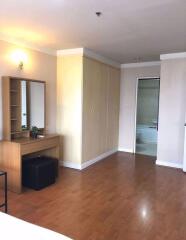 3 bed Condo in The Waterford Diamond Khlongtan Sub District C020067