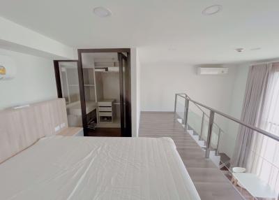 1 bed Duplex in KnightsBridge Space – Rama9 Din Daeng Sub District D020062