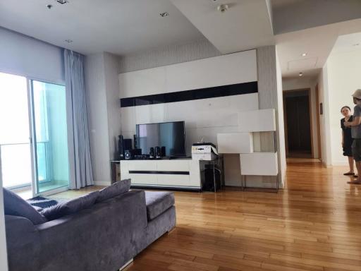 2 bed Condo in Millennium Residence Khlongtoei Sub District C020052